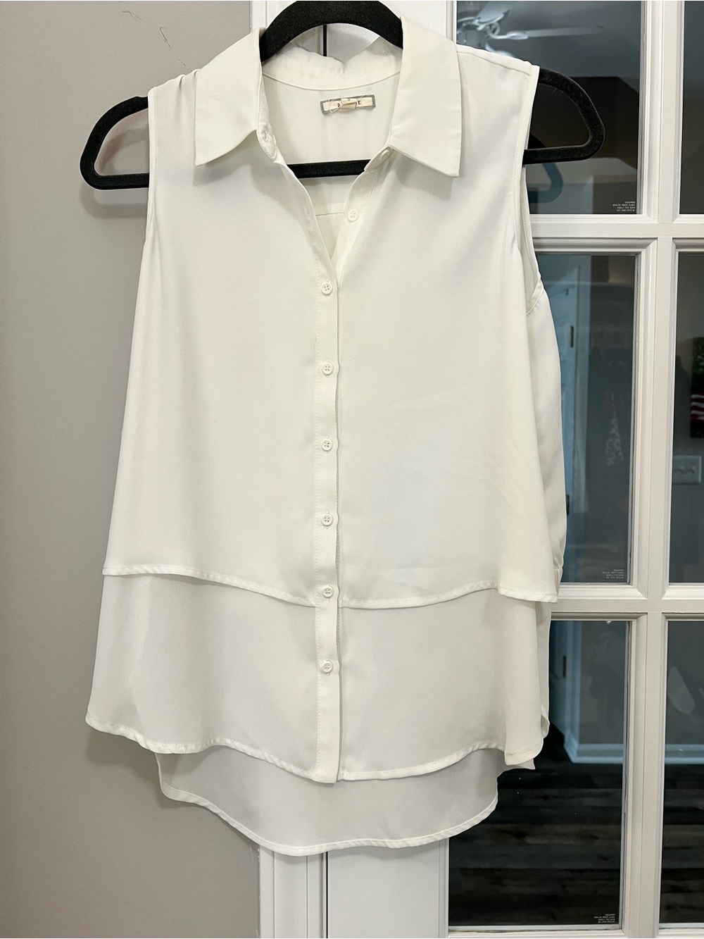 Pleione White Sleeveless Layered Button-Front blouse size S EUC